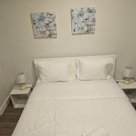 Bella Italia Coronel Miranda Guest House ปอนตาเดลกาดา ภายนอก รูปภาพ