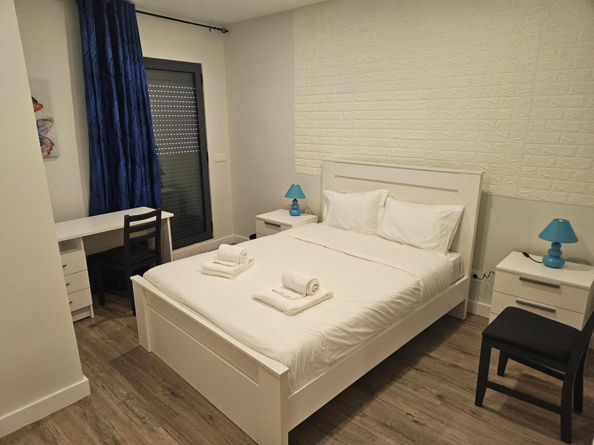Bella Italia Coronel Miranda Guest House ปอนตาเดลกาดา ภายนอก รูปภาพ