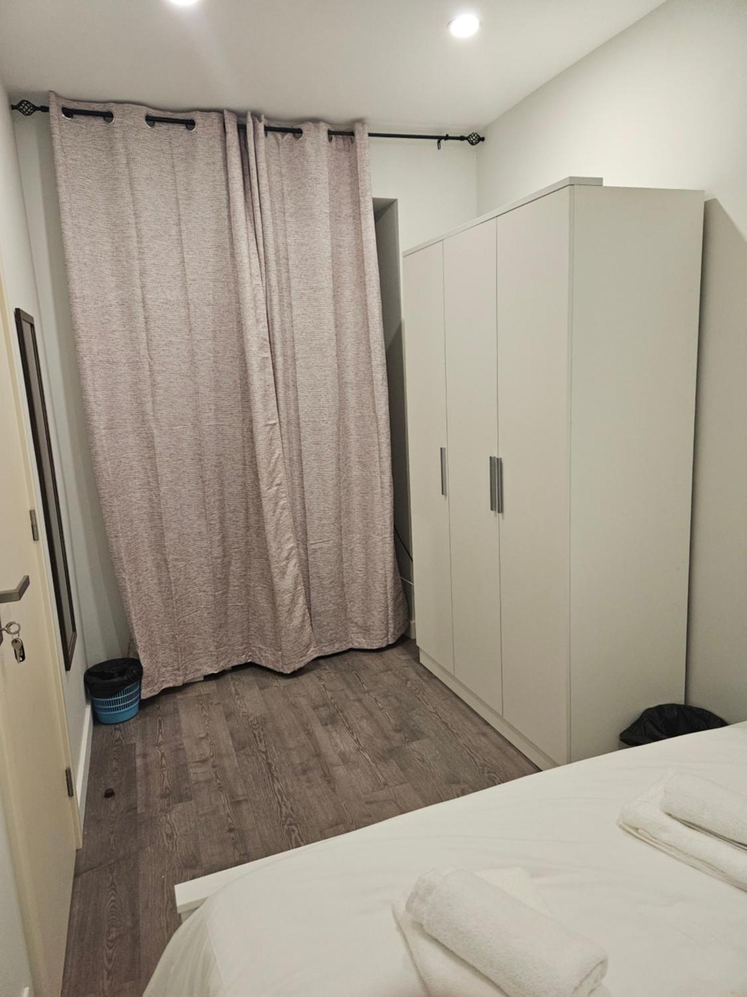 Bella Italia Coronel Miranda Guest House ปอนตาเดลกาดา ภายนอก รูปภาพ