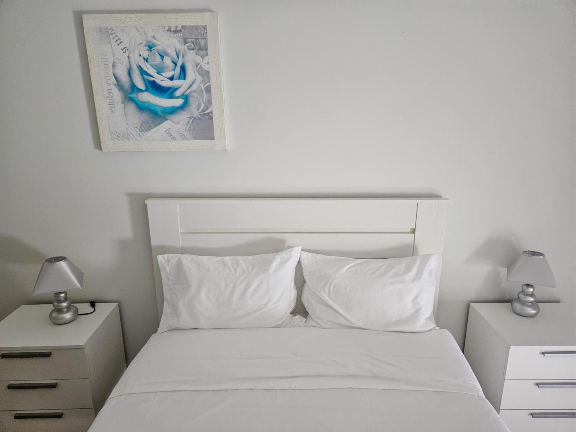Bella Italia Coronel Miranda Guest House ปอนตาเดลกาดา ภายนอก รูปภาพ