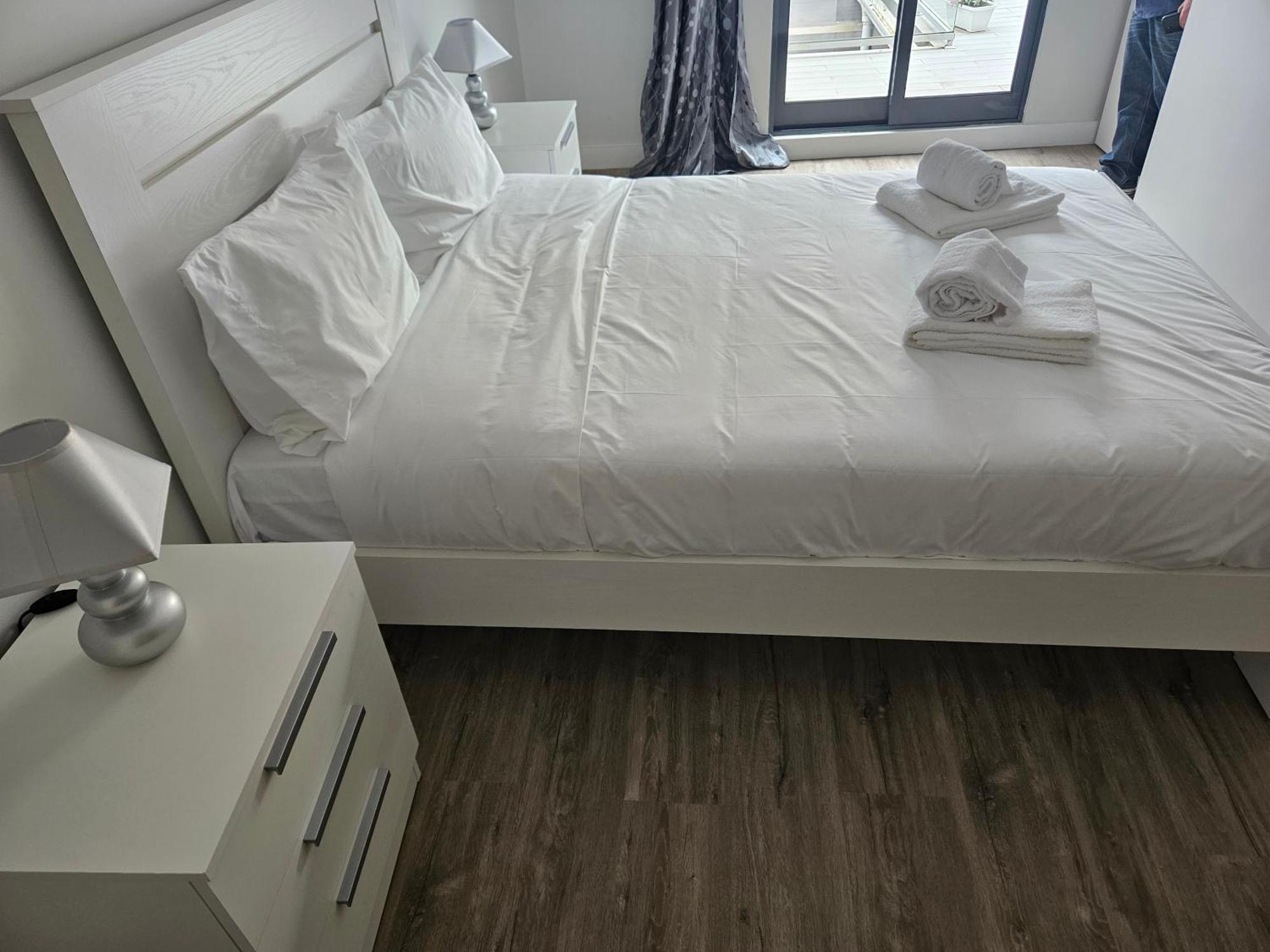 Bella Italia Coronel Miranda Guest House ปอนตาเดลกาดา ภายนอก รูปภาพ