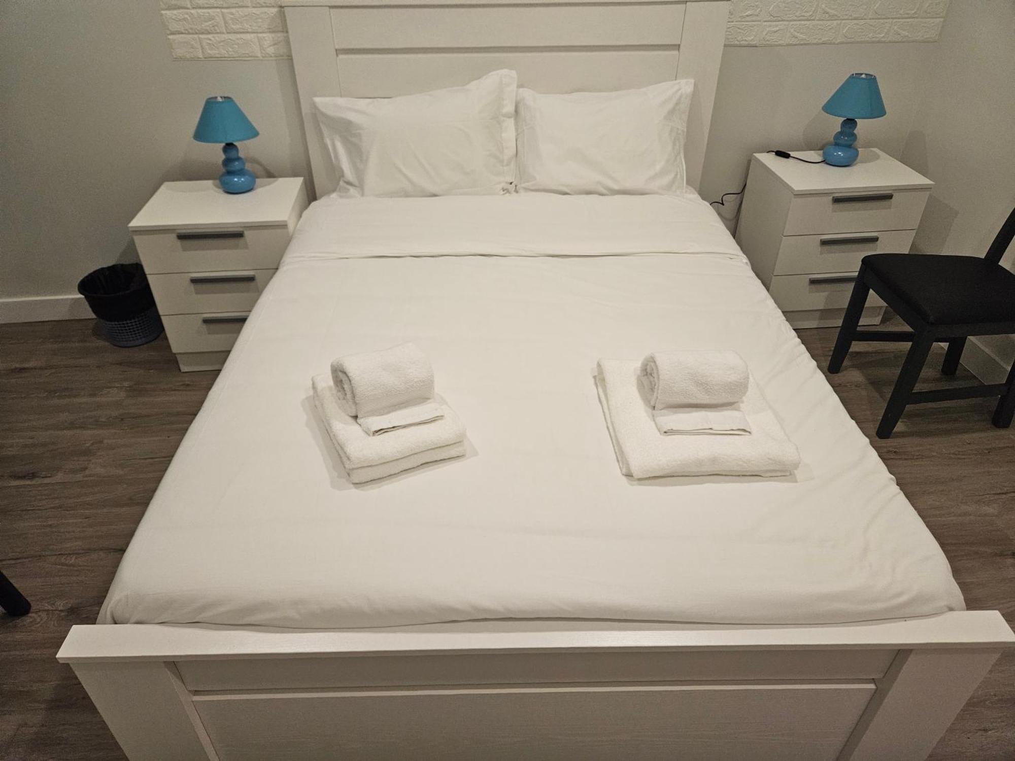 Bella Italia Coronel Miranda Guest House ปอนตาเดลกาดา ภายนอก รูปภาพ