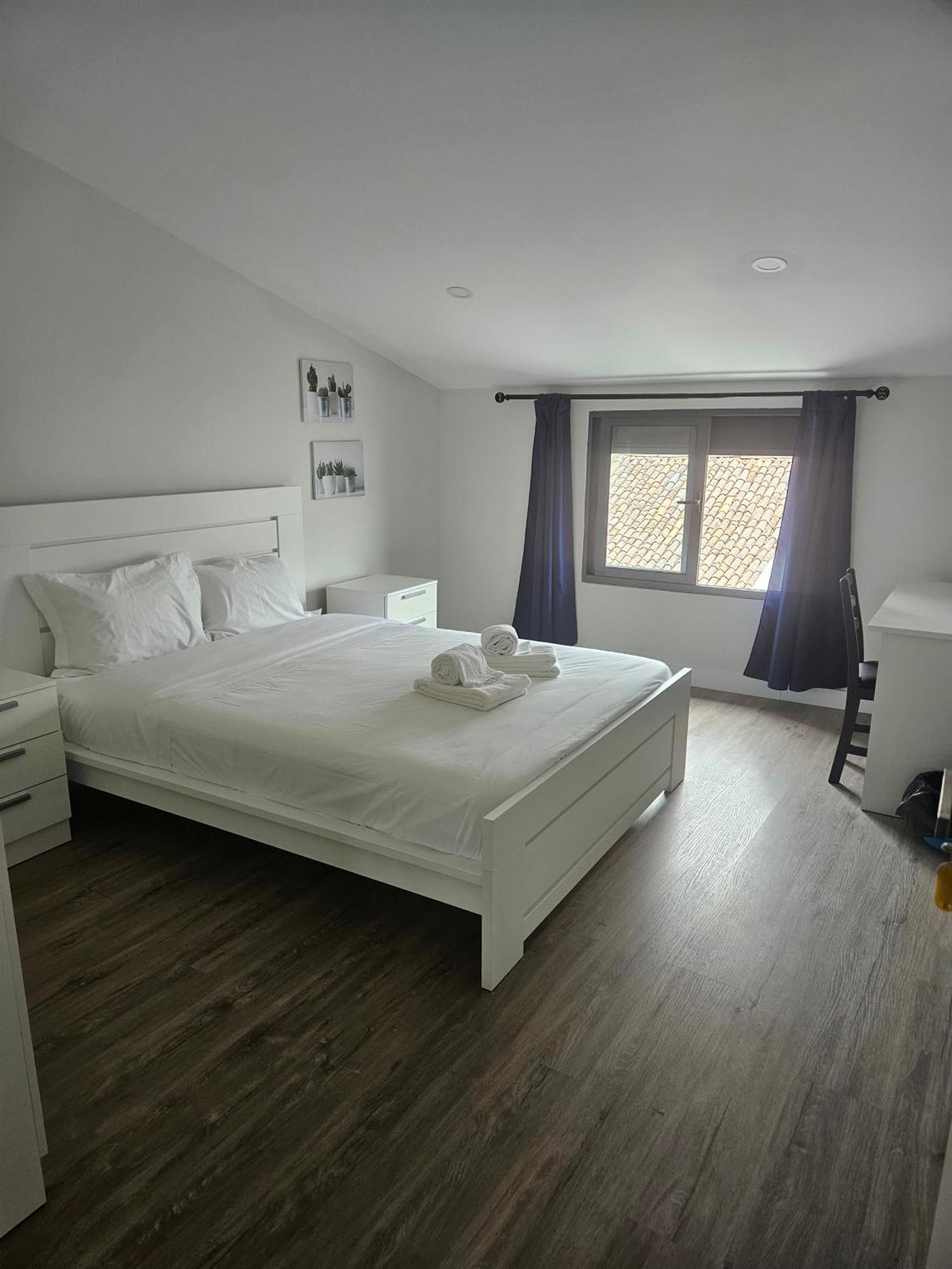 Bella Italia Coronel Miranda Guest House ปอนตาเดลกาดา ภายนอก รูปภาพ