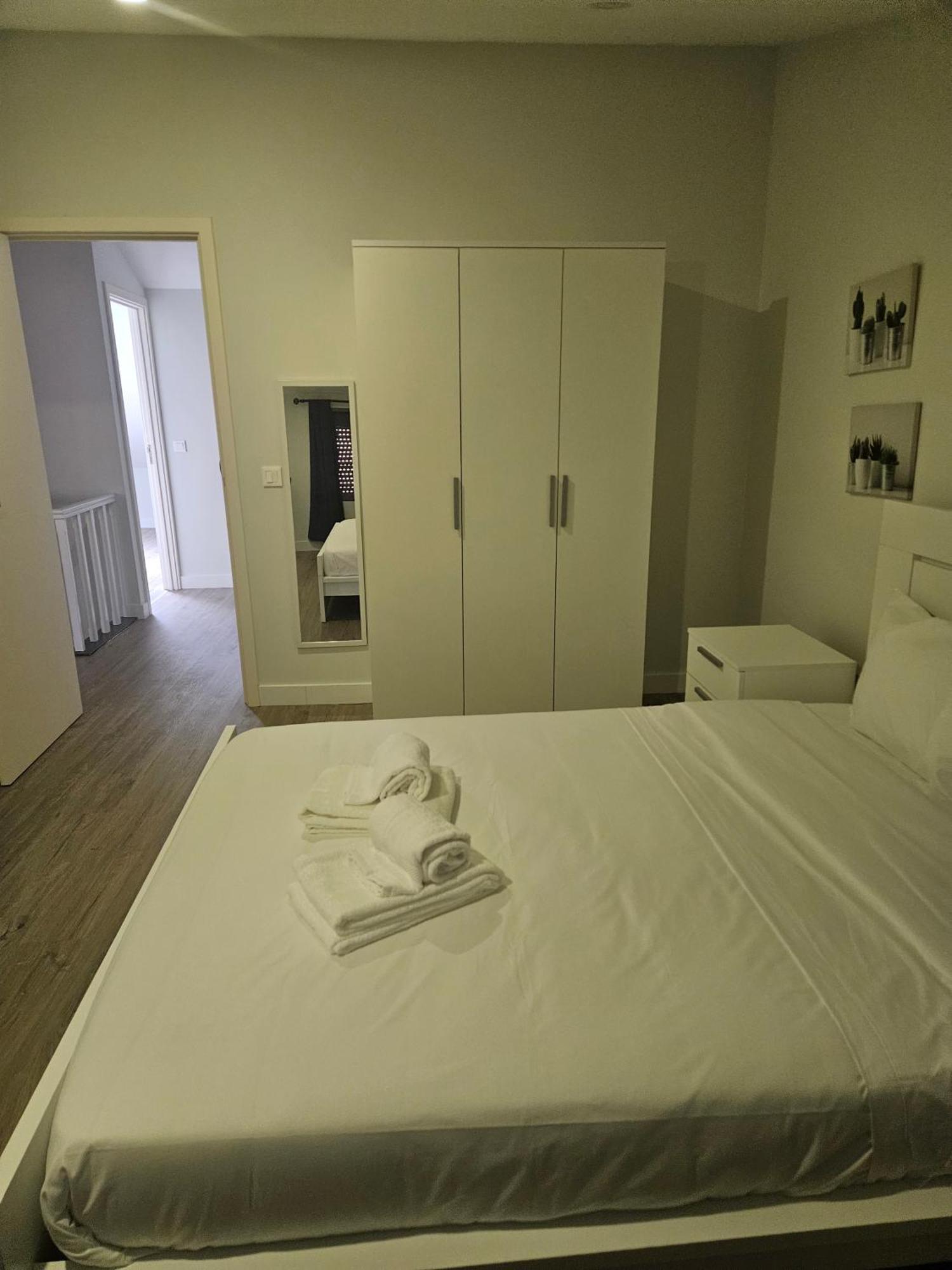 Bella Italia Coronel Miranda Guest House ปอนตาเดลกาดา ภายนอก รูปภาพ