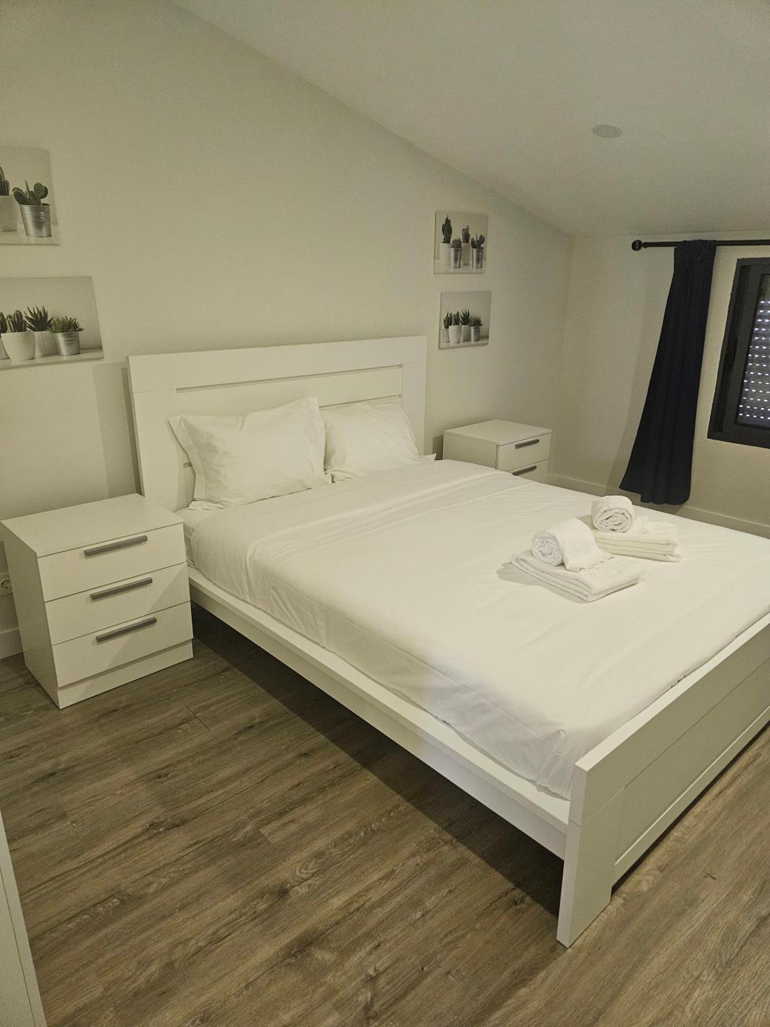 Bella Italia Coronel Miranda Guest House ปอนตาเดลกาดา ภายนอก รูปภาพ
